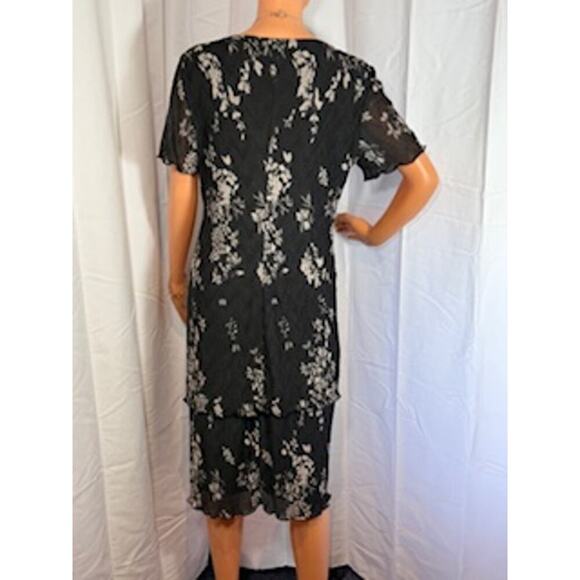 White Stag Black Floral Short Sleeve Textured Midi Dress Size 12 Y2K Women's - Picture 2 of 9